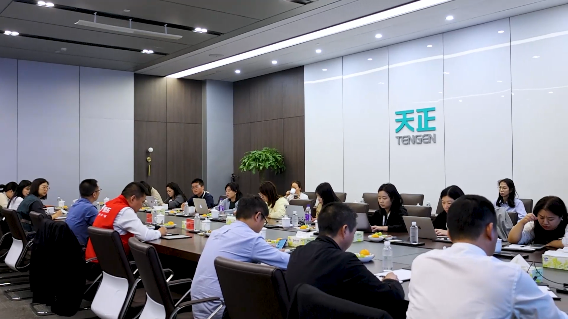 京东工业走进17c黑料爆料视频在线看免费，探访产业数智化之路！